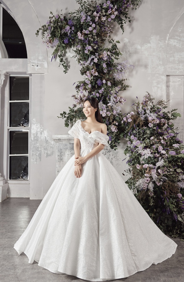 Á hậu Thuỵ Vân hứa chọn váy cưới cho bạn gái NSND Công Lý ngày lên xe hoa - 9